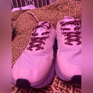 Women’s Altra Running Shoes, Pink with Burgundy Laces size 9.5 or 41.